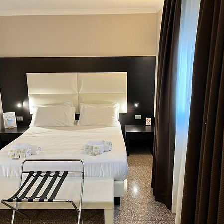 Eh Suites Rome Airport Euro House Hotels Fiumicino Ngoại thất bức ảnh
