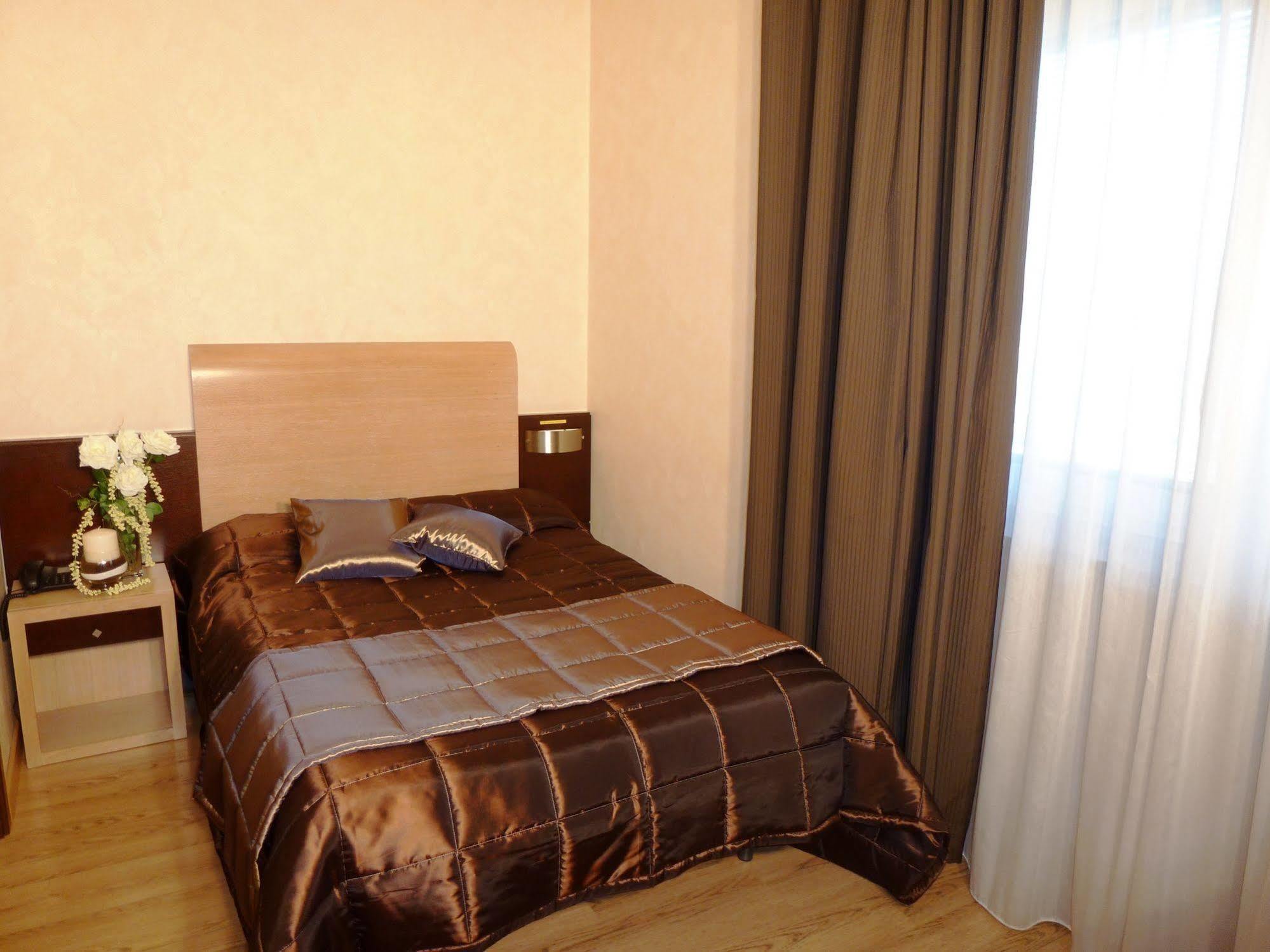 Eh Suites Rome Airport Euro House Hotels Fiumicino Ngoại thất bức ảnh