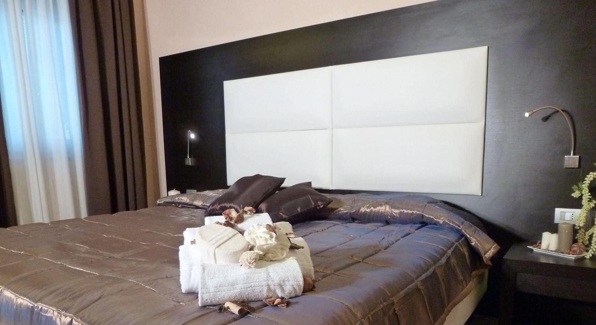 Eh Suites Rome Airport Euro House Hotels Fiumicino Ngoại thất bức ảnh