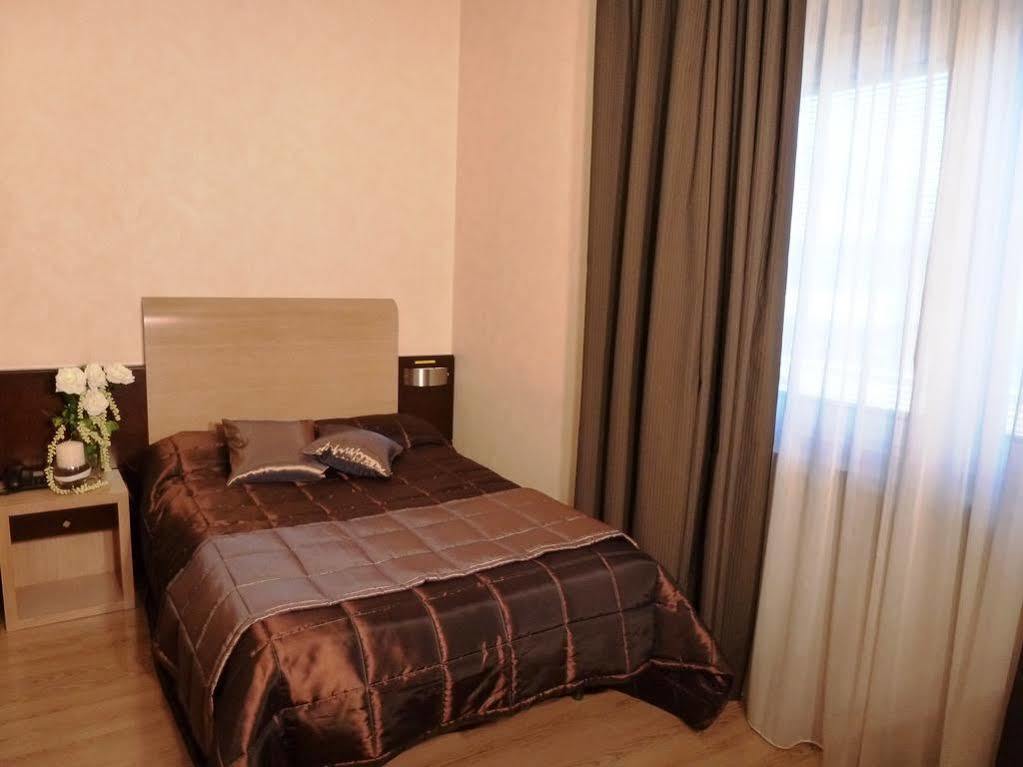 Eh Suites Rome Airport Euro House Hotels Fiumicino Ngoại thất bức ảnh